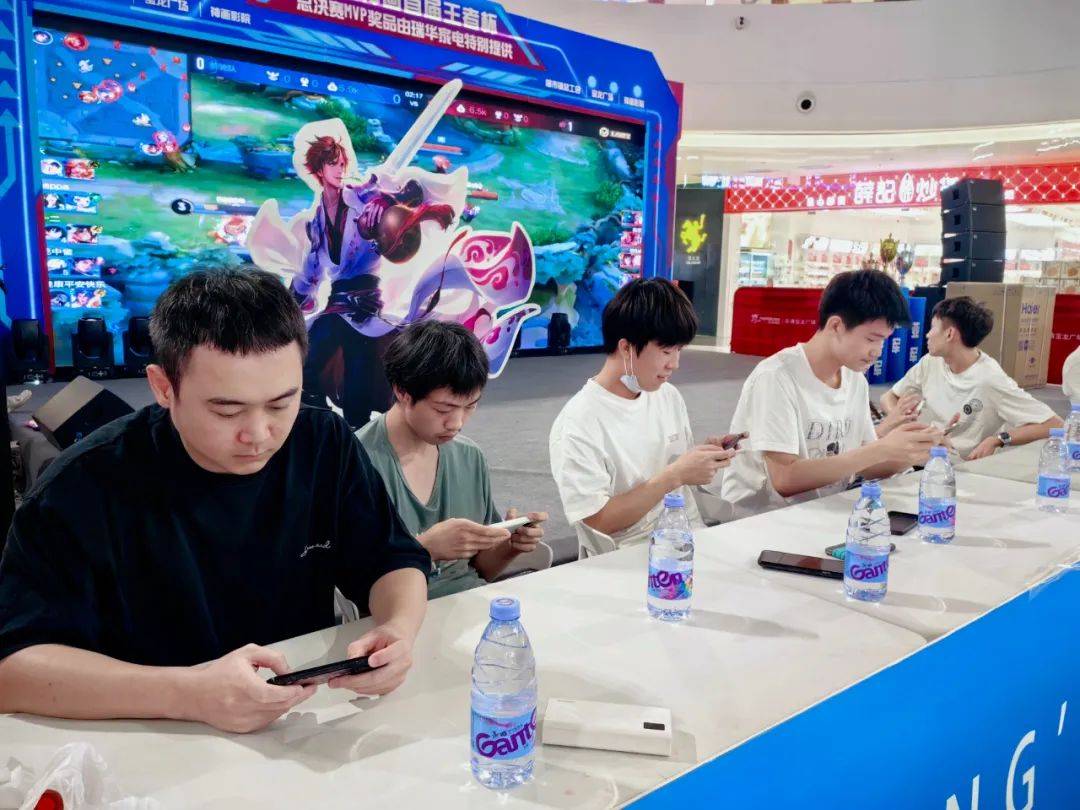 前队友 w0nderful 指控他参与 322